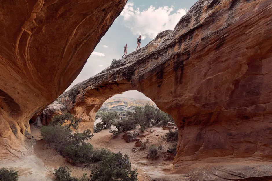 Moonshine Arch, a beginner hike near Naples Utah